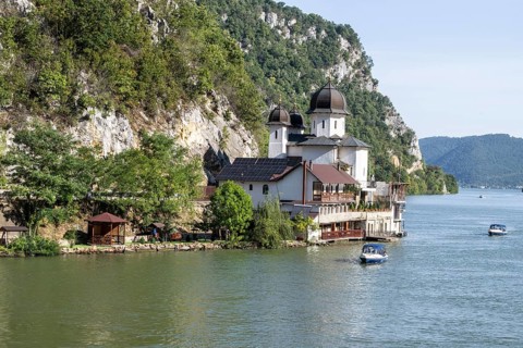 Mraconia Monastery