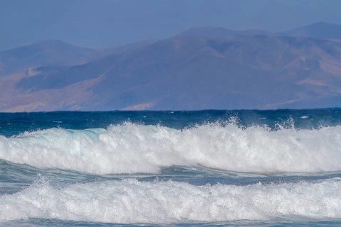 Waves at Playa de Cofete beach