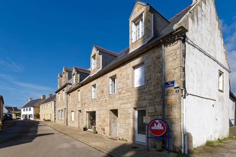 Residential buildings with natural stone masonry in Plogoff