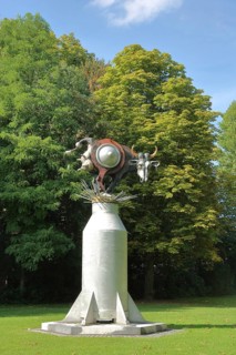 Sculpture Cowriosit by Juergen Goertz 1992