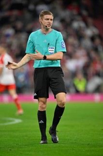 Referee Referee Robert Schroeder