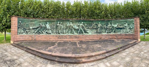 Crucible Casting Monument Monument in the form of panorama semicircle by sculptor Artur Hoffmann from 1952 for steelworkers of Krupp Stahl Stahlwerke depiction semi relief of manufacture production of...