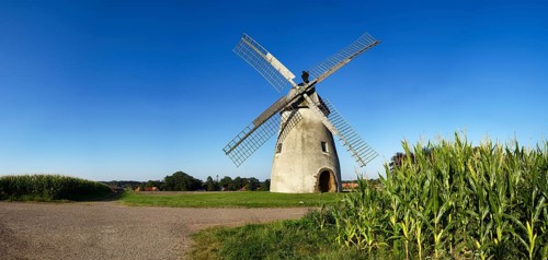 Windmill Auf der Hoechte is part of the Westphalian Mill Road and is located in Hille