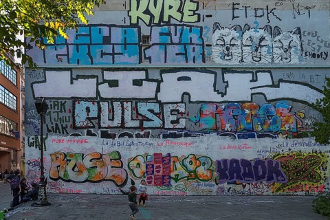 Grafitti on a house wall
