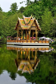 Thai temple with reflection in the Westpark