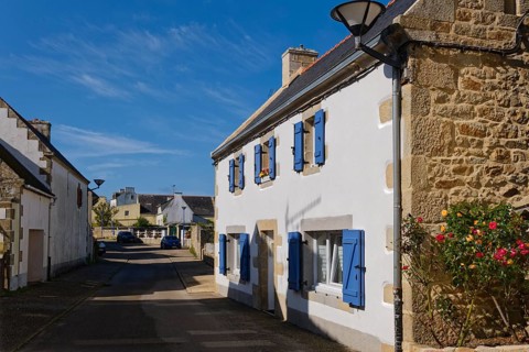 Residential buildings with natural stone masonry in Plogoff