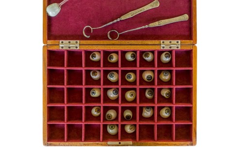Case with assortment human glass eyes