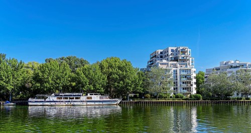 Luxury quarters on the banks of the Spree on the Alt-Stralau peninsula