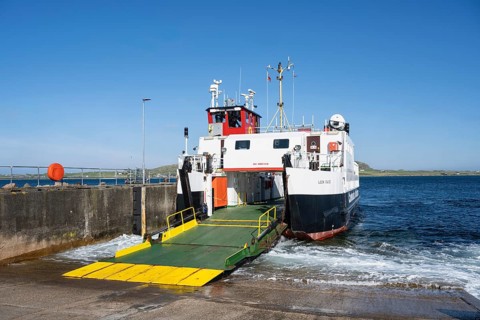 The Fionnphort ferry terminal with the ferry MV Loch Buie of the shipping company Caledonian MacBrayne