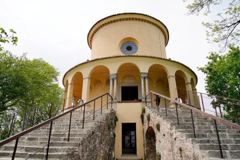 Serralunga di Crea