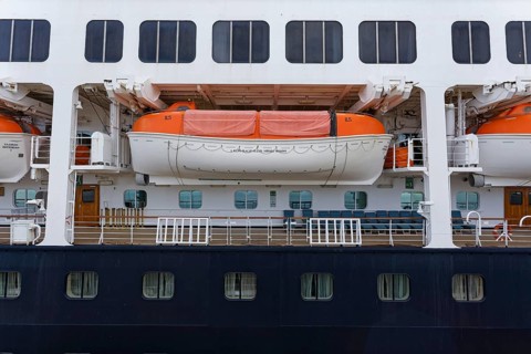 Cruise ship