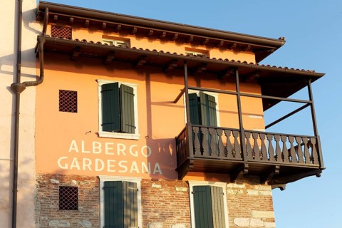 Corner balcony Albergo Gardesana