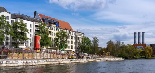 Construction work on the bank of the Spree