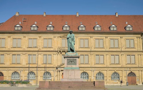 Statue of Friedrich Schiller in front of the Prinzenbau