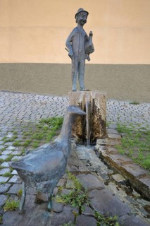 Fountain with sculptures