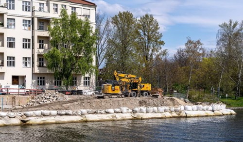 Construction work on the bank of the Spree
