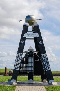 Memorial beacon burial at sea