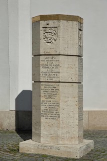 Staufer stele with Baden-Wuerttemberg coat of arms and inscription