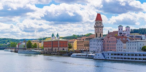 Jetty at Fritz-Schaeffer-Promenade on the Danube in Passau