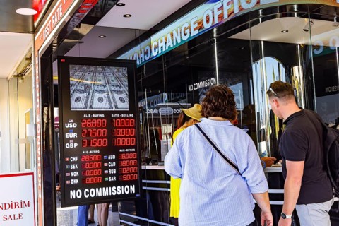 Exchange office with tourists
