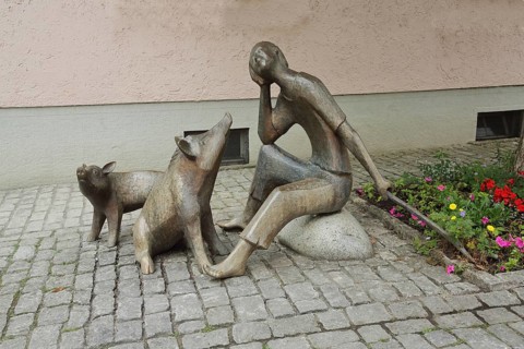 Sculpture Pigherd by Peter Vollert 2003