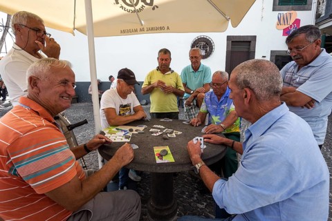 Round of men