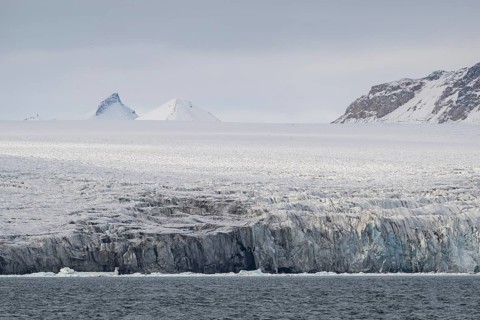 Hansbreen Glacier