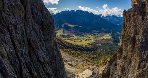 View through the Passo del Vajolon in the Catinaccio over to the Latemar