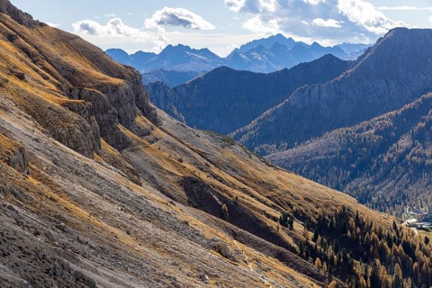 Hiking trail on the Catinaccio in autumn
