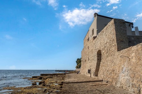 Southern city wall