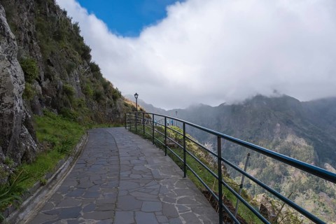 Footpath to the Eira do Serrado viewpoint