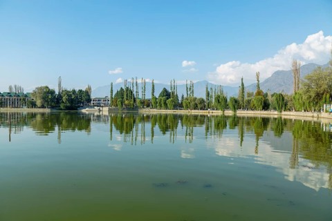 Dale lake in Srinagar