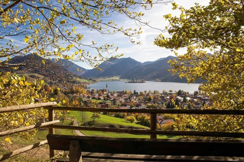 View of Schliersee from the Schlierseer Höhenweg in autumn