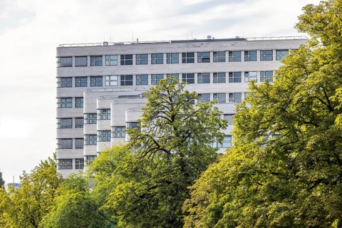 Shell House on the Landwehr Canal in the architectural style of New Objectivity