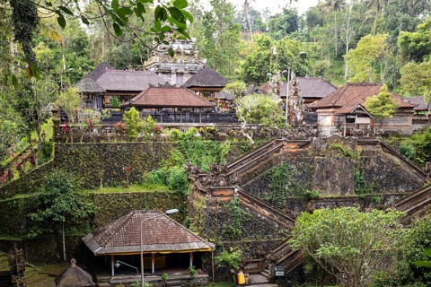 A small temple used for sacred ablutions. Enchanted and covered in moss