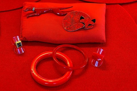 Bakelite bracelet and pin