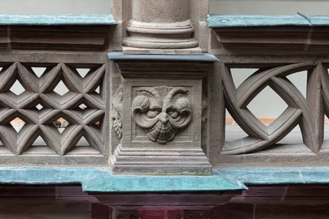 Grotesque on a column in the Pellerhof