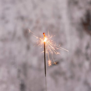 Burning bengal light