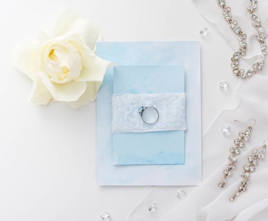 Elegant jewellery bride table