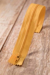 High angle zipper