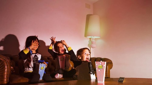 Kids watching thriller screaming