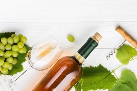 Oblique brandy wine vines concept