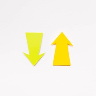 Yellow arrows sign