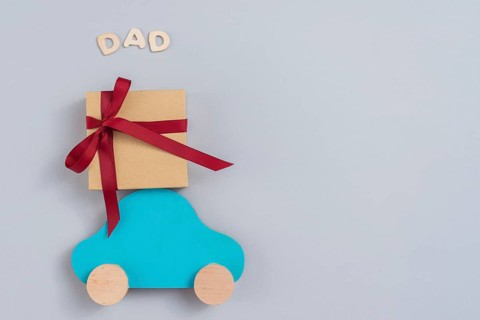 Dad inscription with gift box small car