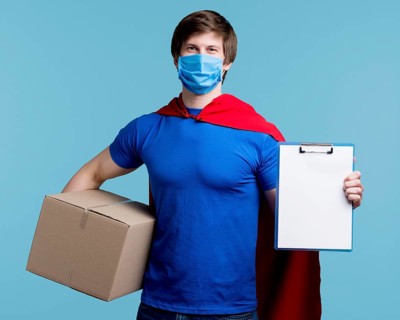 Front view delivery man posing
