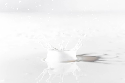 Surface with falling drop effect