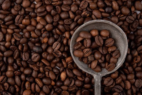 Close up roasted coffee beans_2