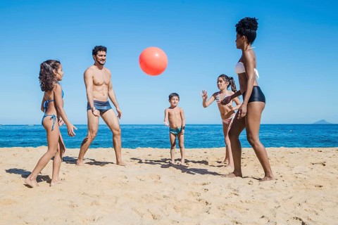 Family volley beach