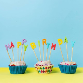 Happy birthday lettering cupcakes