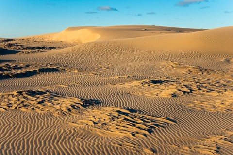 Travelling dune
